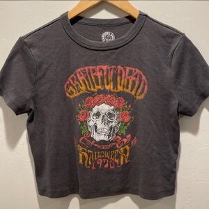 American Vintage Women's Grey and Red Crop-top - Size Medium